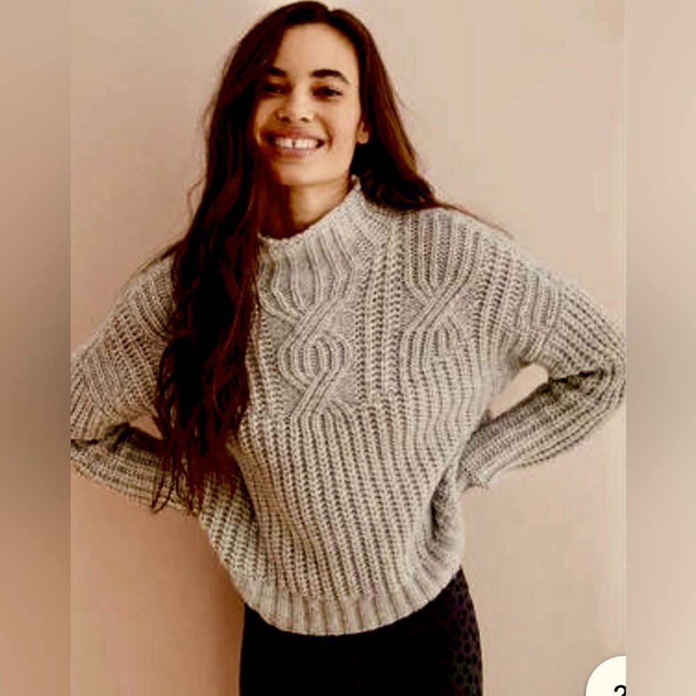 aerie Chunky Cable Turtleneck Sweater in Light Gray